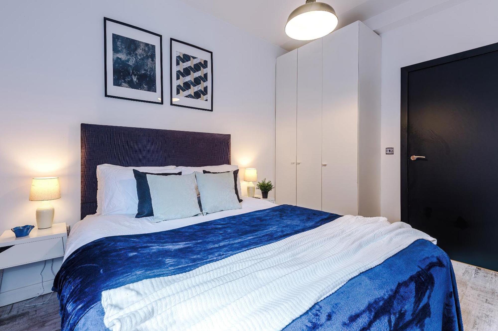 Luxury 2 King Beds In City Centre Leeds  Room photo